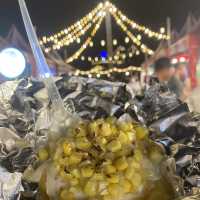 ตลาดฮักมูล เดิน ชิม ฮิม มูล