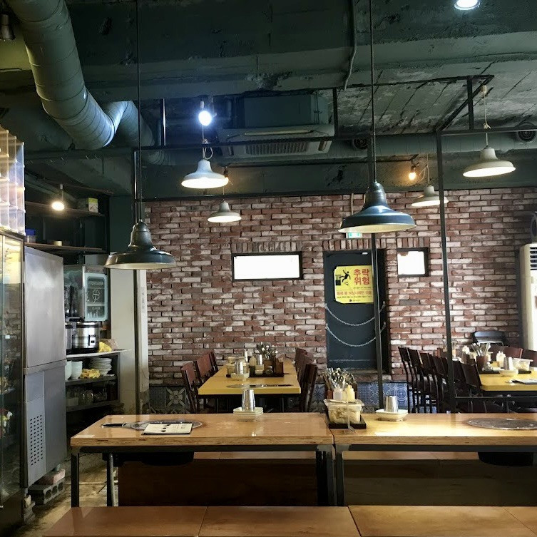 韓國｜首爾 明洞퍼덕煙燻烤鴨烤肉店 😋 