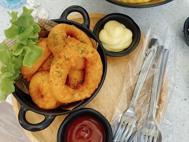  ณ-เชอ cafe' & bistro