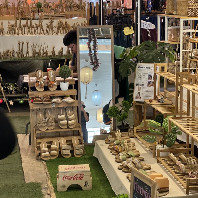 พาเดินเล่น ชัญญ่า shops&gallery ถนนท่าแพเชียงใหม่