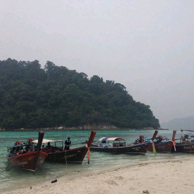 Zanom Sunrise Beach Resort 
