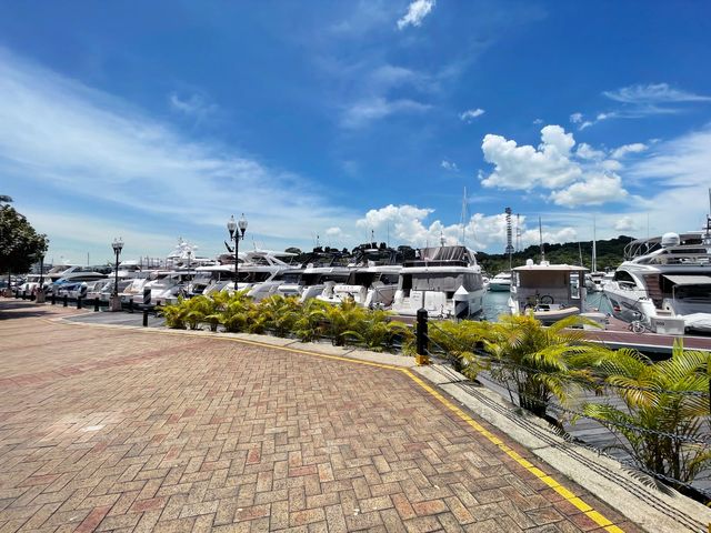 Quayside Isle beach boardwalk and shops