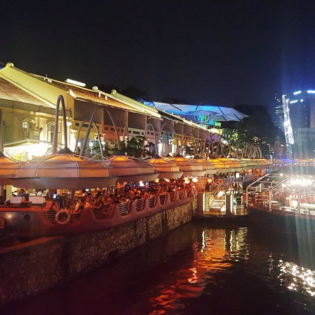 싱가포르 밤을 즐기려면 클락키의 핫한 거리로!