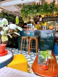中環蘇豪區舒適寫意湖水綠cafe 