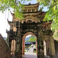 寧平必玩景點--碧洞古寺Chùa Bích Động