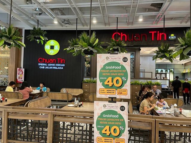 Famous for its hokkien lomie