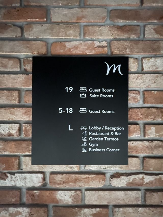홍대와 접근성도 좋고 침구가 정말 편안한 머큐어앰버서더 서울 홍대