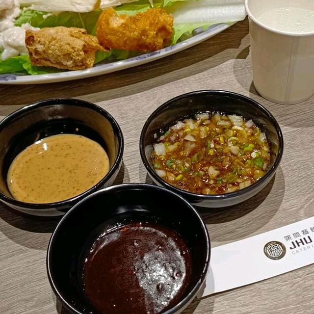 【新莊吃到飽】築間幸福鍋物新莊中悅廣場店，夜貓吃宵夜好所在，竟然營業到凌晨四點，環境好餐點也很好吃！