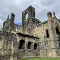 英國Leeds 一日遊 ~ Kirkstall Abbey 探索歷史遺跡