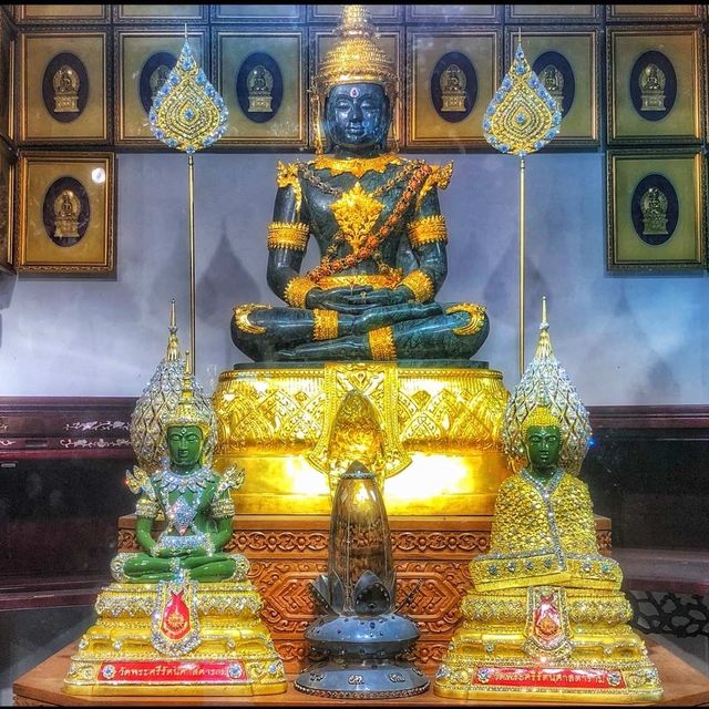 Gangaramaya Temple in Colombo 