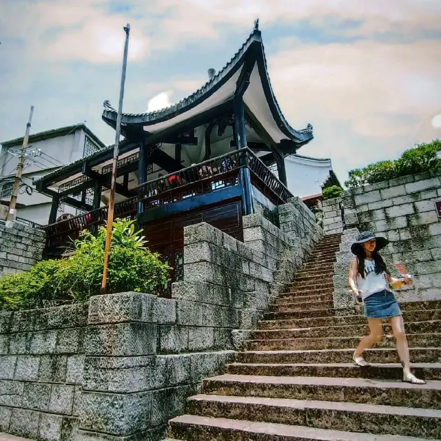 Wenchang Pavilion Square