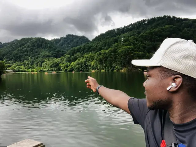 Amazing views at Qianling Lake in Guiyang.