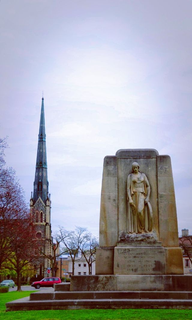 Cambridge town: Thought I was a guest when I arrived, but now I'm a figure in a painting.