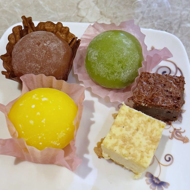 食物款式豐富又抵食嘅午市放題