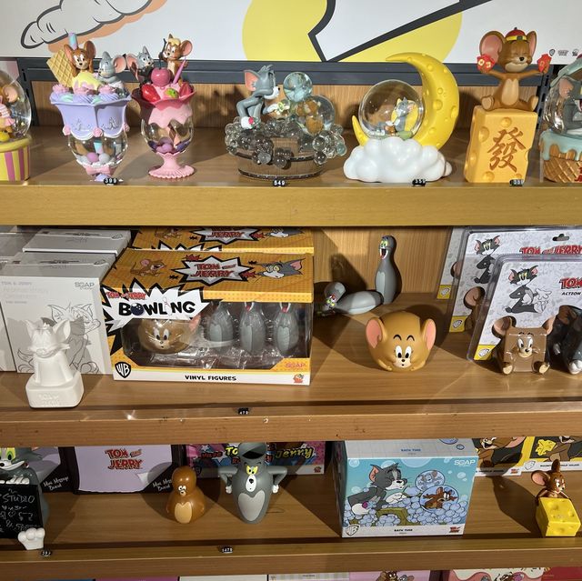 18 Tai Koo Shing Road, Tai Koo Shing, Hong Kong SAR, China