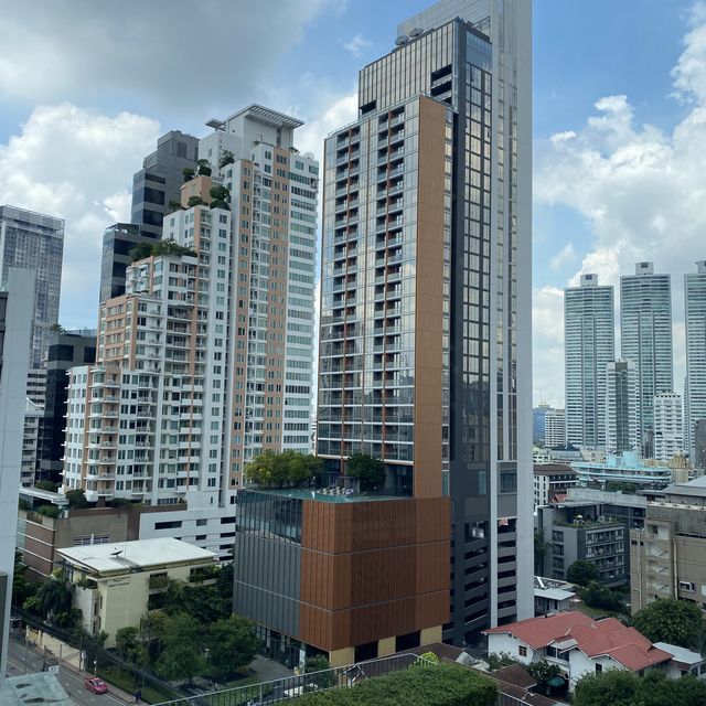 โรงแรม pet friendly ใกล้ emquartier และ emporium