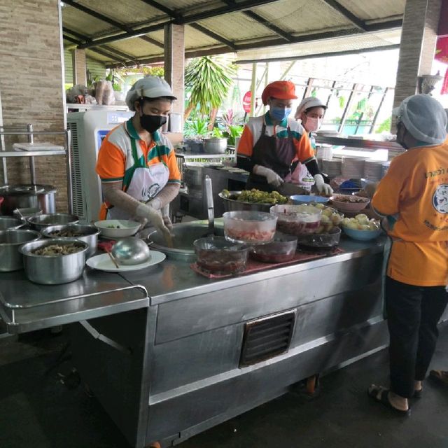 ขาหมู​ นครปฐม​ 