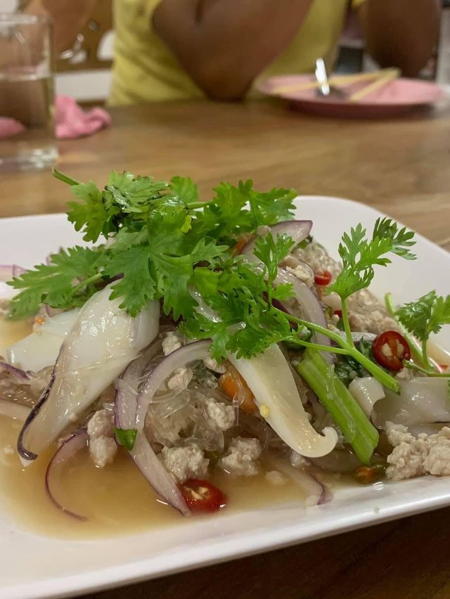 ชิมผัดดอกนานกิงแห้งอบซอสอร่อยที่พะเยา