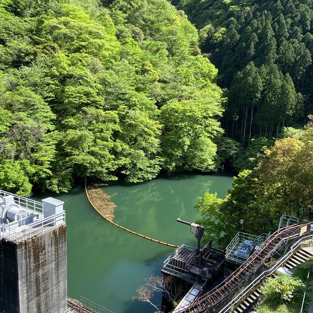 迫力満点の白丸調整池ダム