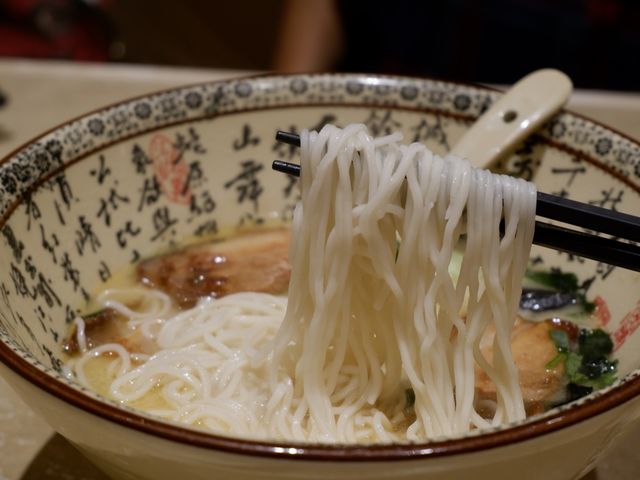 八色小籠包，各色顯功夫 