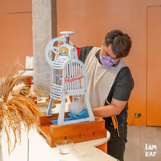 คาเฟ่น้ำแข็งไสจากวัตถุดิบท้องถิ่นย่านประตูผี