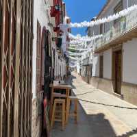 Setenil de las Bodegas สร้างบ้านใต้หินในสเปน