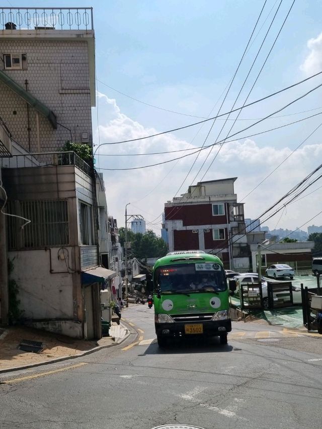남산 바로 아래있는 마을 해방촌