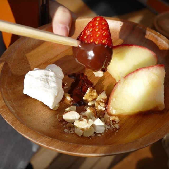 Hoshinoya Fuji - Library Cafe