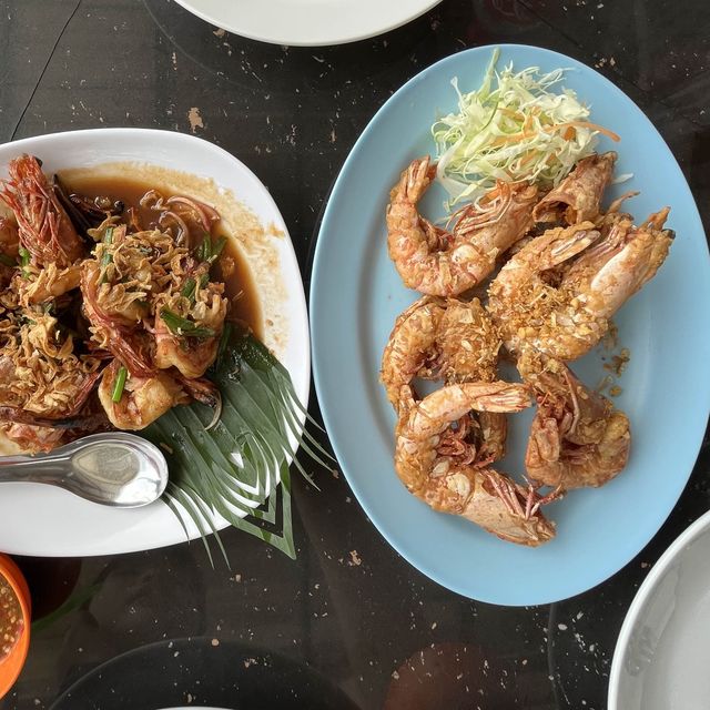 ไปกินอาหารซีฟู้ดสดๆราคาสุดคุ้ม ที่หาดราไวย์