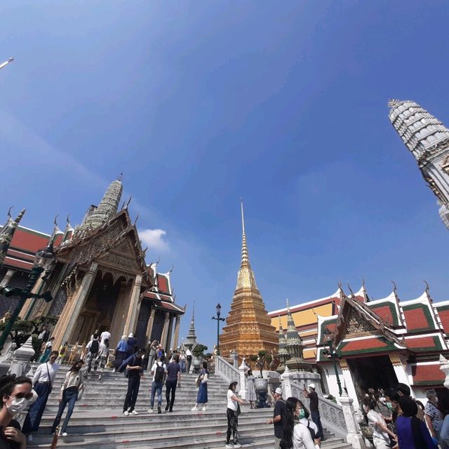 Visit the Grand Palace in Bangkok 