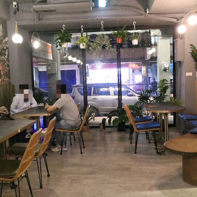 西門町酒吧推薦 ZOO BISTRO滷餐小酒館
台式滷味酒吧
