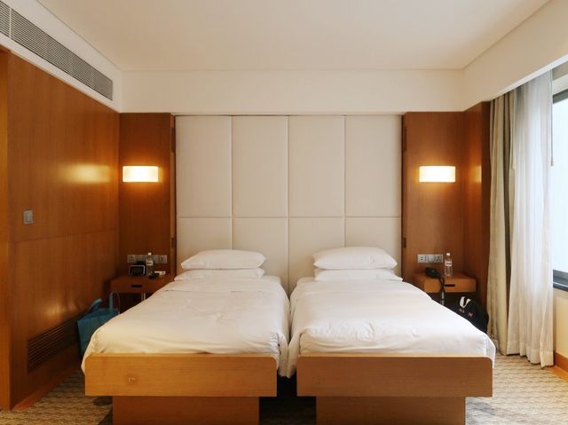 Twin room staycation in Grand Hyatt Hotel