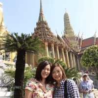ทำบุญขอพรที่ วัดพระแก้ว, พระบรมมหาราชวัง