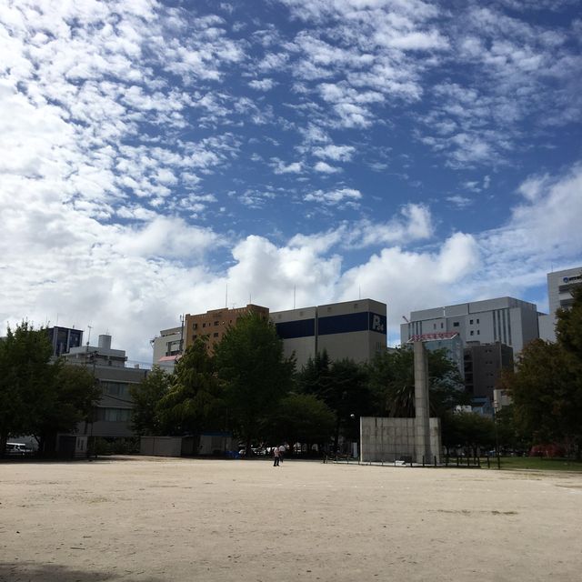 中洲の喧騒にあるオアシス【冷泉公園】