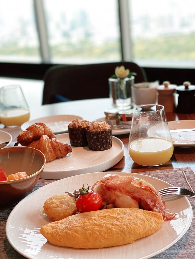 大手町　都内のオアシスを眺めながら朝食🍳【フォーシーズンズホテル東京大手町]