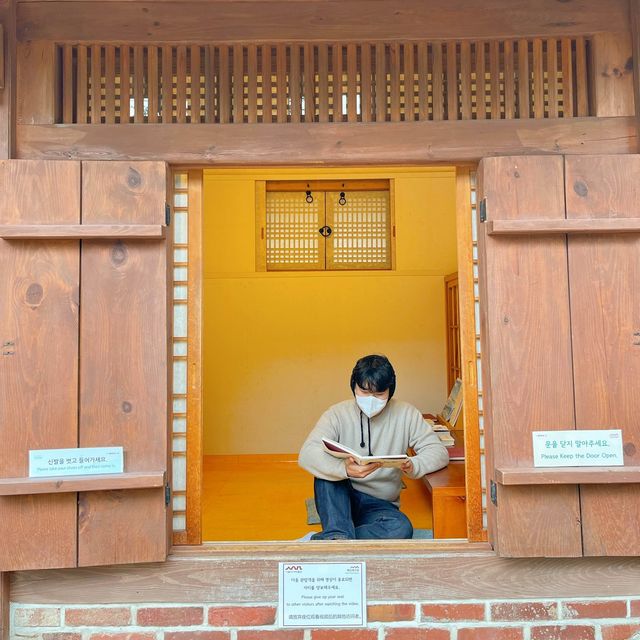 유명한 포토스팟 말고도 예쁜 곳이 많은 북촌한옥마을🪟