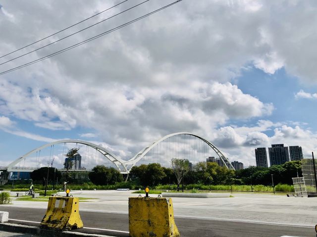 白天晚上都漂亮🌤️🌙 Crescent Bridge 新月橋