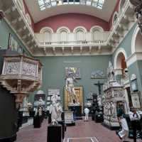 Victoria and Albert Museum (free to visit)