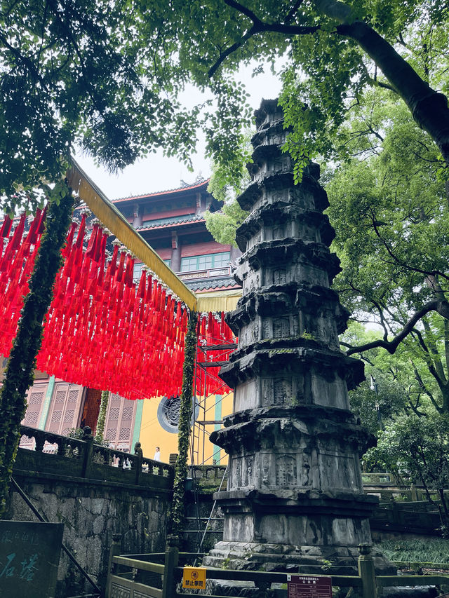 Weekend guide to praying for blessings at Lingyin Temple in Hangzhou and half-day trip around Shanghai.