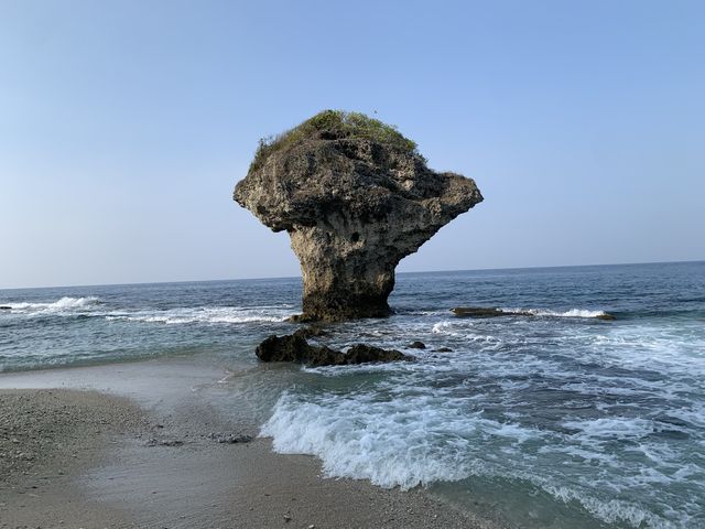 屏東小琉球知名景點-花瓶岩