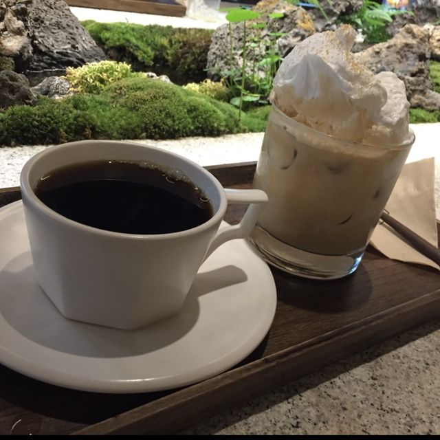 韓国/ソウル【益善洞】ランタンと緑が綺麗なカフェ