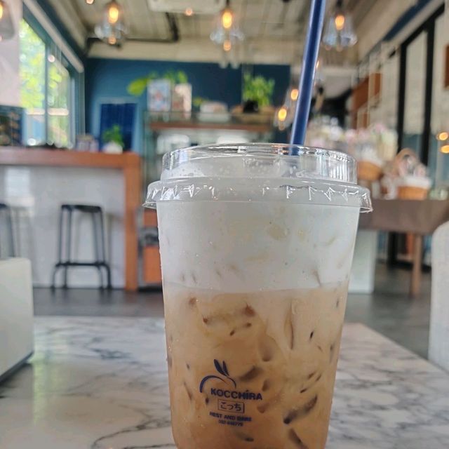 จิบกาแฟที่Kochira Huahin