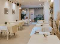 ที่พักริมหาดชะอำ talay hotel & villa