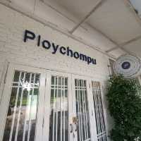 Ploychompu Cafe
