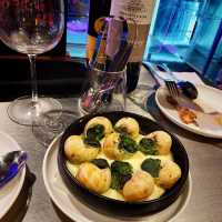 cool cool的餐廳 基地 Base Bar& Restaurant