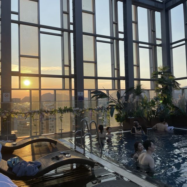 호텔에서 맞이하는 노을 ☀️