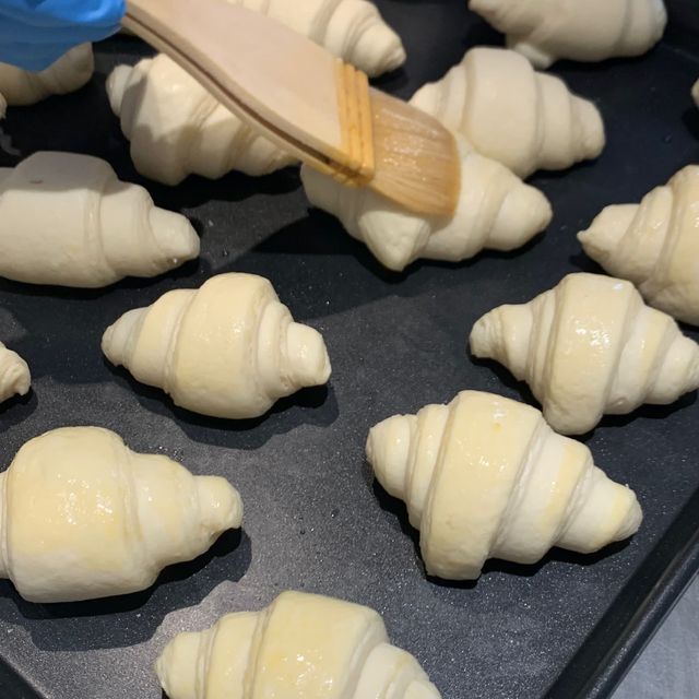 🇯🇵 日本過江龍超人氣牛角包店