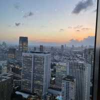 ホテルオークラの最上階ラウンジの楽しみ方
