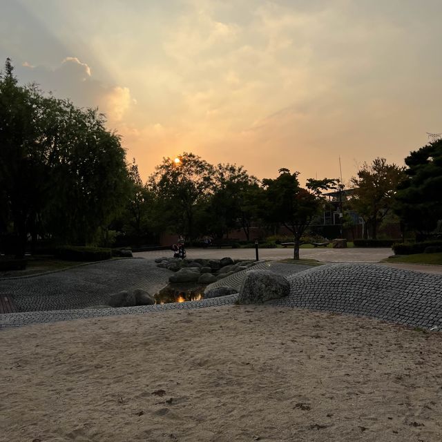 A stunning sunset at Seonyudo Park