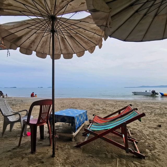 เหมือนฝัน1​  ร้านอาหารทะเล​ ชายหาดสวนสน